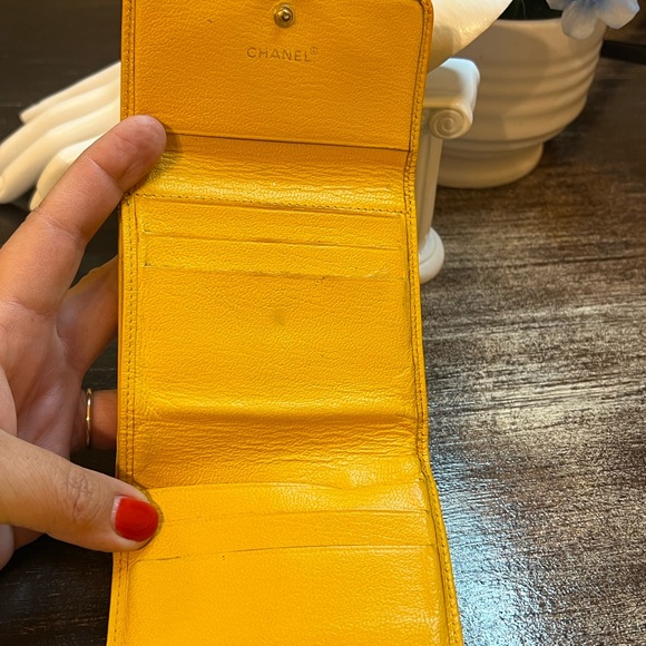 Authentic Chanel yellow lamb skin leather wallet - Picture 8 of 11